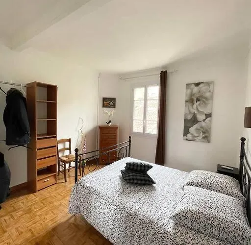 Apartment T2 Dans Le Vieil Antibes