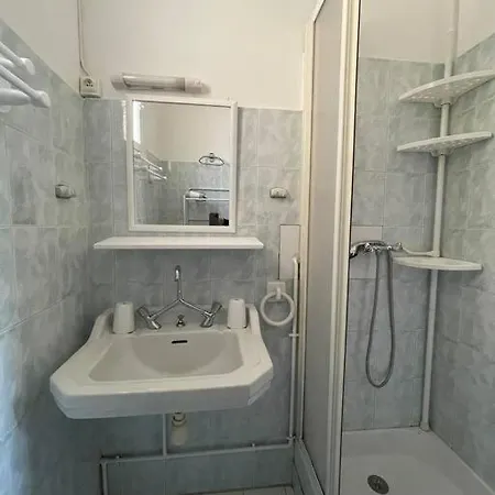 Appartement T2 Dans Le Vieil Antibes