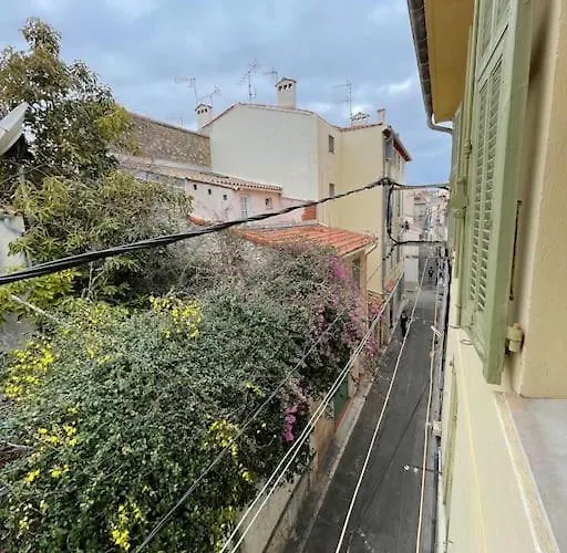 T2 Dans Le Vieil * Antibes